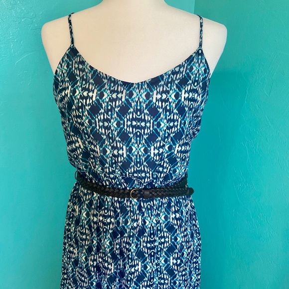 Lily Rose Blue and White Polynesian Maxi Dress - Picture 3 of 8